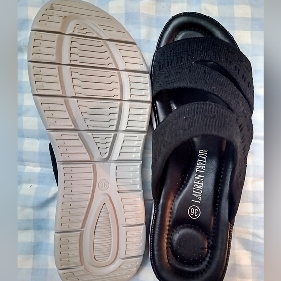 New women's sandal from Lauren Taylor size: 36 New - Picture 3 of 3